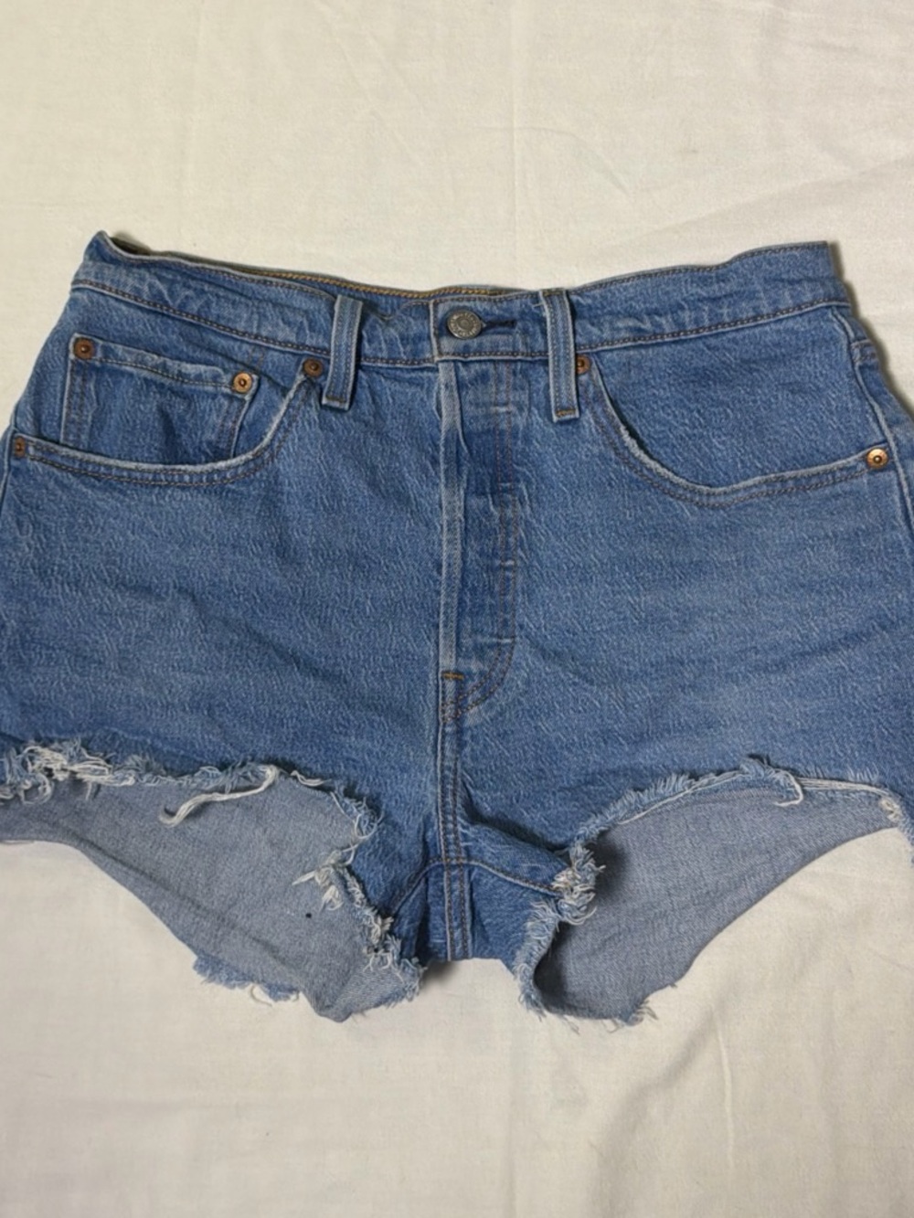 Levi’s 501 High-Rise Distressed Denim Shorts - Blue